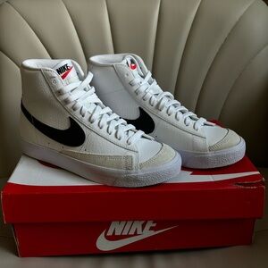 Nike Blazer Mid 77